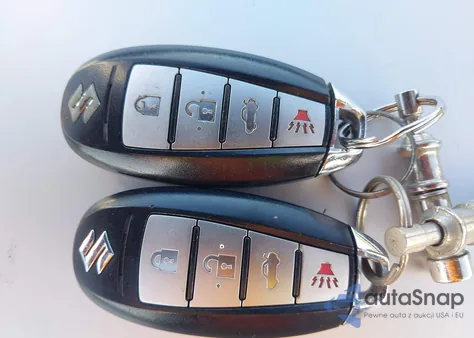 2012 Suzuki Kizashi Sport Sls z USA, uszkodzony, nr VIN JS2RE9A80C6100317